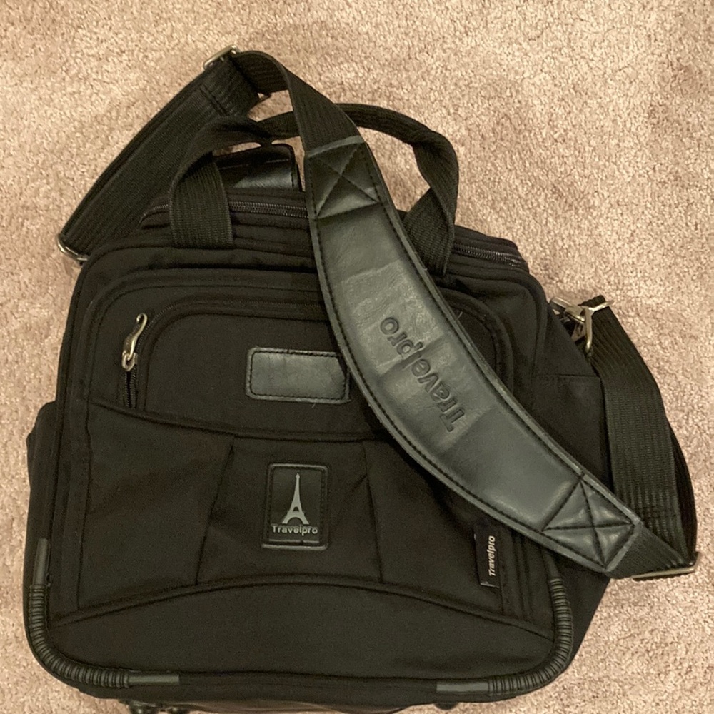 Travelpro Flight Crew Tote 13” tall 12” wide 6” width in new condition